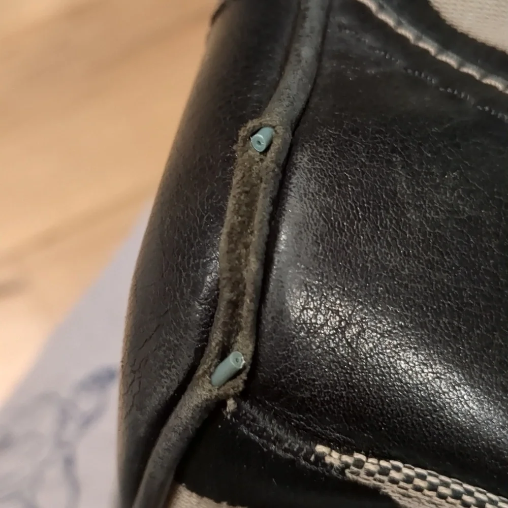 Authentic Coach Hamptons Signature Pocketbook